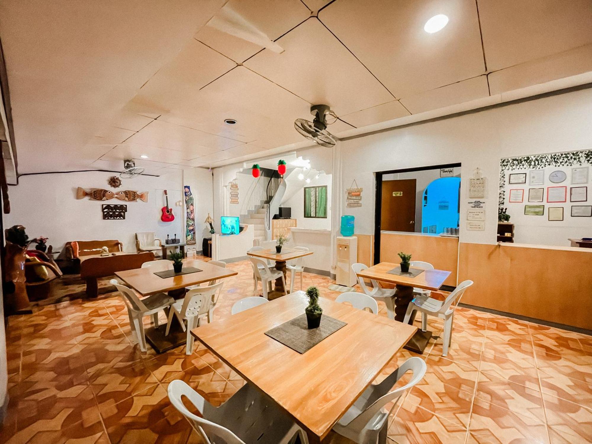Mario'S Travellers Inn Корон Екстер'єр фото